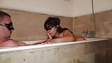 Hete sexy badkuipseks met Maleise vrouw snapshot 6