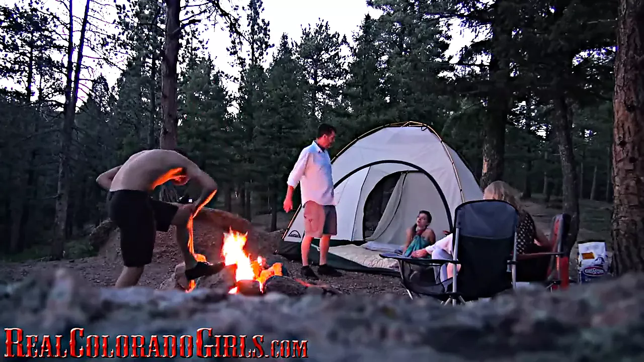 Di balik layar - berkemah dengan gadis-gadis colorado asli