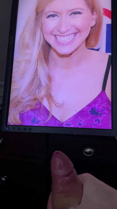 Cum hold Sara Eisen
