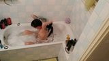 Papi puso la cámara en el baño de una adolescente delgada pt1 hd snapshot 4