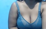 Maestra india seduciendo a su estudiante mostrando sus grandes tetas jugosas snapshot 3