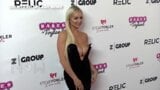 Lindsey Pelas - provocando sus melones snapshot 8