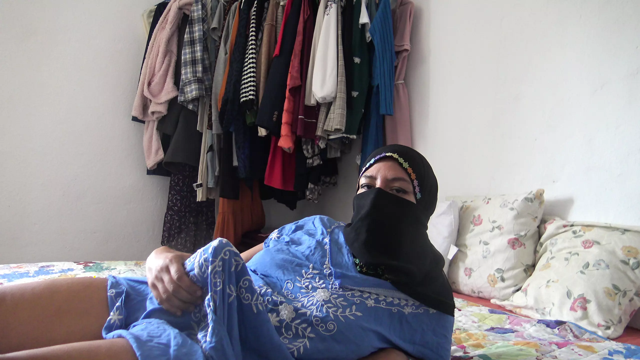 arabic egyptian shemale with big dick wants to have anal sex