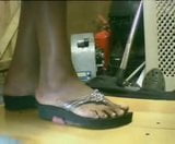 Sandal thong kulit hitam cock naksir di cockbox snapshot 3