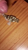 Большие золотые наручные часы моей матери с моей спермой snapshot 10
