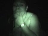 Bbw hood chick chupa polla en público por la noche snapshot 17