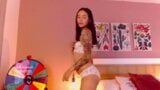 Vẻ đẹp và sự ngây thơ rõ ràng của cô gái Colombia này với thân hình của một cô gái còn trinh, hành xử như một quả bom sex snapshot 6