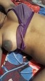 Une femme indienne montre ses gros seins et sa grosse chatte snapshot 5