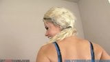 Hete blonde tiener Jessa Rhodes houdt van pik zuigen snapshot 5