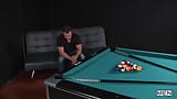 TWINKPOP - Ο Luke Adams διδάσκει στον Johnny Rapid πώς να παίζει μπιλιάρδο, αλλά ετοιμάζεται να γαμηθεί από αυτόν snapshot 1