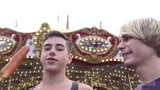 Kyle Ross Joey Mills omslagneukpartij op de kermis snapshot 2