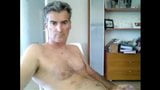 Padrastro francés se desnuda y se corre snapshot 14