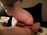 Piccolo ragazzo cazzo scopa un fantastico dildo snapshot 6