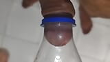 Pequeño agujero botella vagina divertido video de sexo snapshot 5