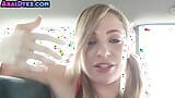 In kont geneukt Lez babe wordt buitenshuis gevingerd door Aziatische in pov snapshot 6