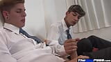 Joven twink follada duro por su amigo caliente snapshot 4