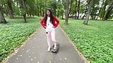 Ho preso una ragazza con uno skateboard e l'ho scopata in un parco su un albero in pubblico snapshot 1