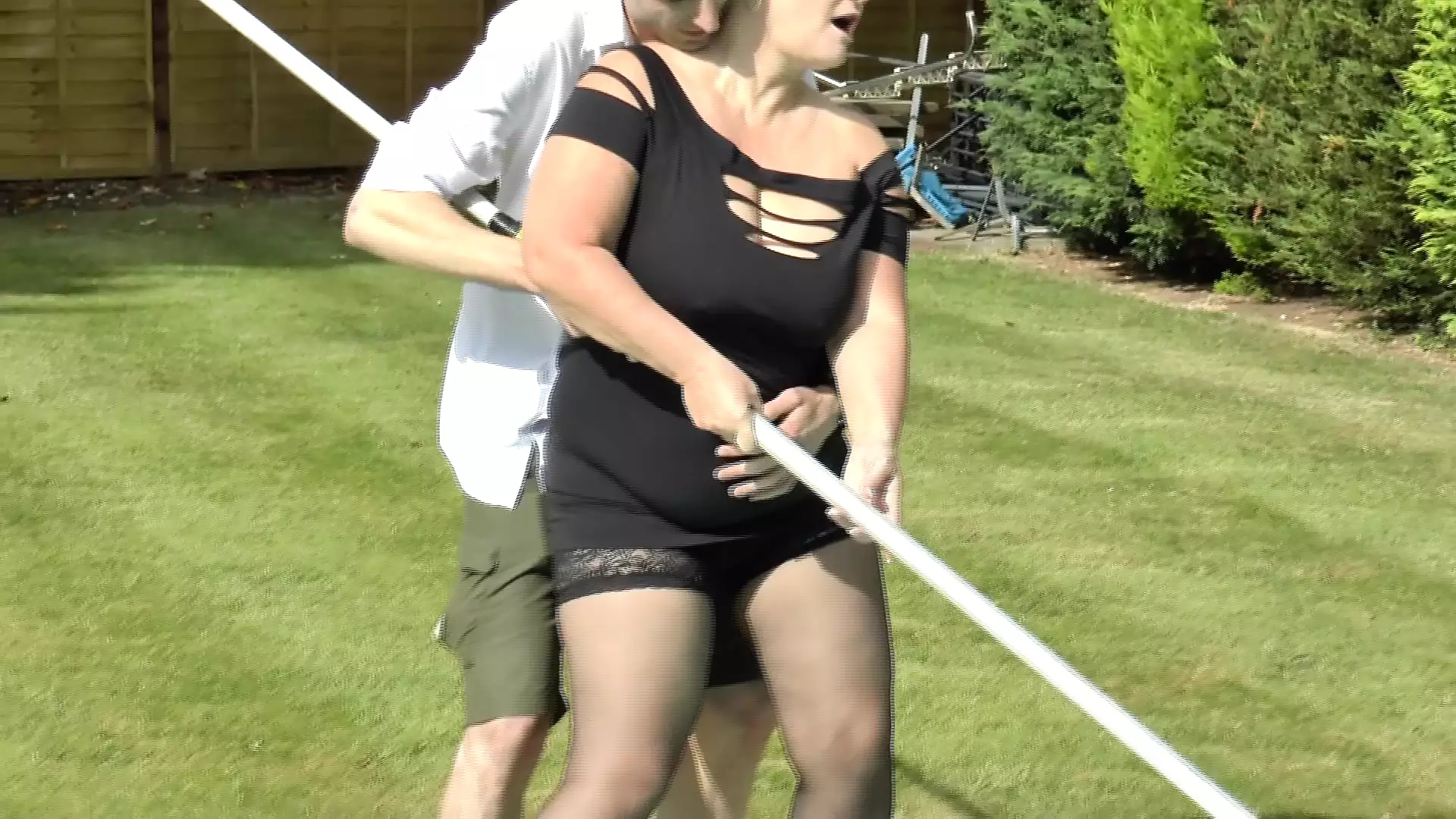 Swinging House Wife