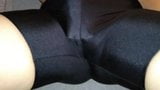 L'orgasme de Manny dans un short en lycra snapshot 10