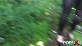 Пухка красуня Джей Роуз пісяє на відкритому повітрі snapshot 12