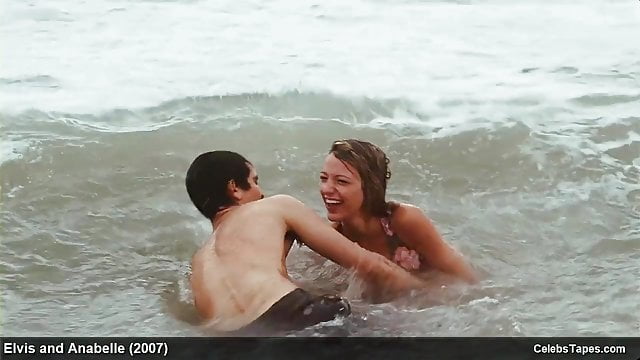 Sultry Summer: Blake Lively in the Spotlight of Steamy Sex Scenes