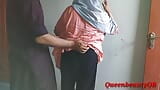 Desi Indian married Aunty ki chudai hot Aunty ne apne yar se chudwaiya Muslim hijabi desi Aunty snapshot 5