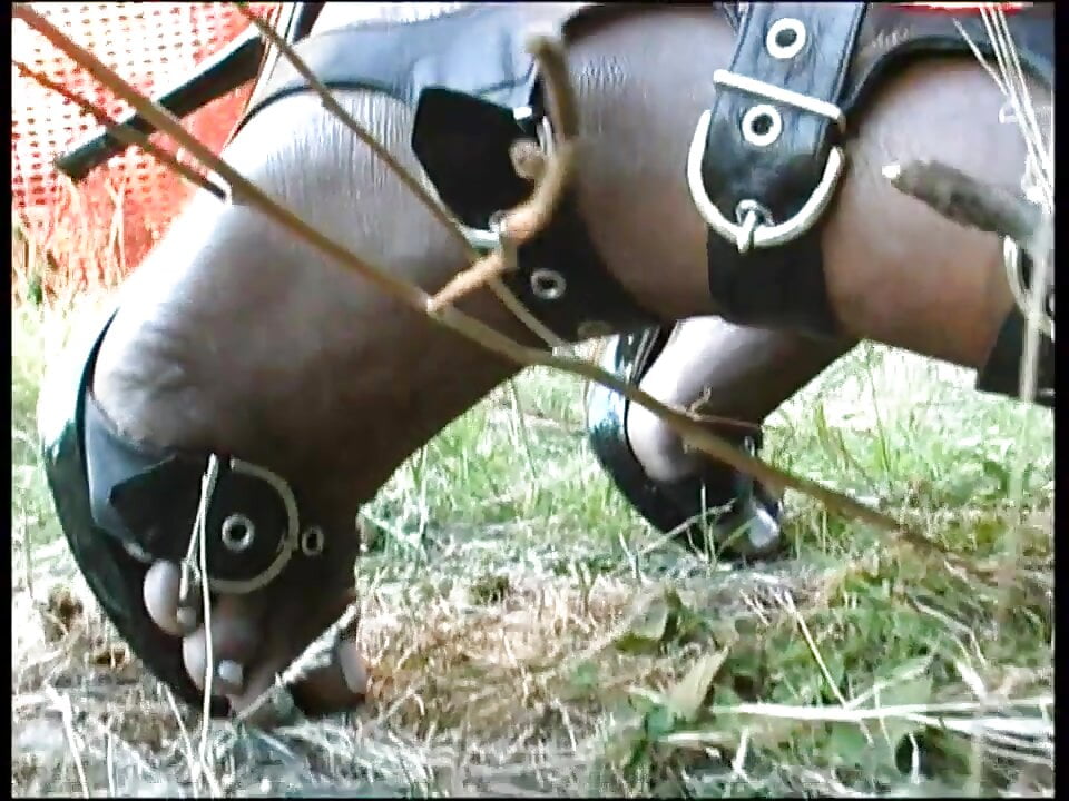 Ebony bitch with the old pig! (Full Movie)