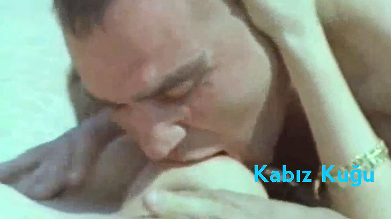 Sibel Gokce nin Memelerini Yadigar Ejder Emiyo HD