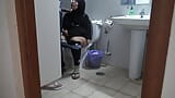 Muçulmana árabe esposa deixa imigrante africano gozar na boca snapshot 3