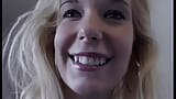 Blondine wird von drei typen im videoshop gefickt und muss blasen snapshot 4