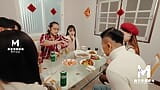 Modelmedia Asia - cena de reunión familiar - víspera de año nuevo con mi madrastra y mi cuñada snapshot 3