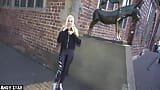 Andy-Star rucha niemiecką blondynkę przy pomniku Publicznym snapshot 1