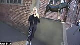 Andy-Star neukt Duitse blondine bij Monument Public snapshot 1