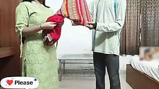 Salu Apne Tailer Ke Pass Apne Saree Silvane Aur Map Dene Gayi Thi ...