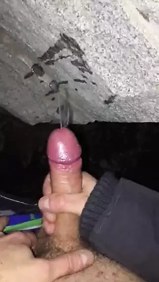 Chin men vishal aautdor viry nikalna
