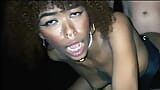 Me follo a una chica negra, experta en garganta profunda, ella toma mi leche snapshot 13