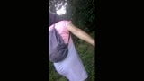 Ancelina Transvestit rosa Kleid Wandern im Freien snapshot 10