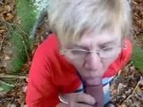 Toller Blowjob im Wald von meiner alten Schlampe !! snapshot 2