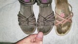 Porra e mijo em sapatos da esposa snapshot 1