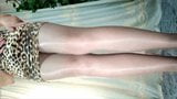 Tarian dalam pantyhose dan tumit 102 snapshot 1