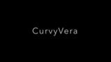 Милфа-толстушка, белая девушка с шикарной задницей Curvyvera, моча крупным планом snapshot 1