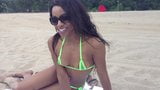 Saniya viene in un minuscolo bikini! : d snapshot 1