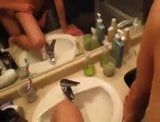 Boyfriends sikme içinde banyo snapshot 8