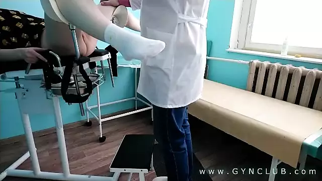 妇科椅子上的暴风雨高潮