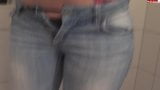Sikanie w dżinsach snapshot 4