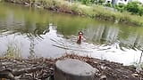 FN068 Baignade dans un parc chaud, boisson avec une ambiance heureuse snapshot 8