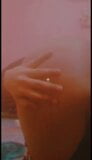 Chica muestra sus tetas snapshot 8