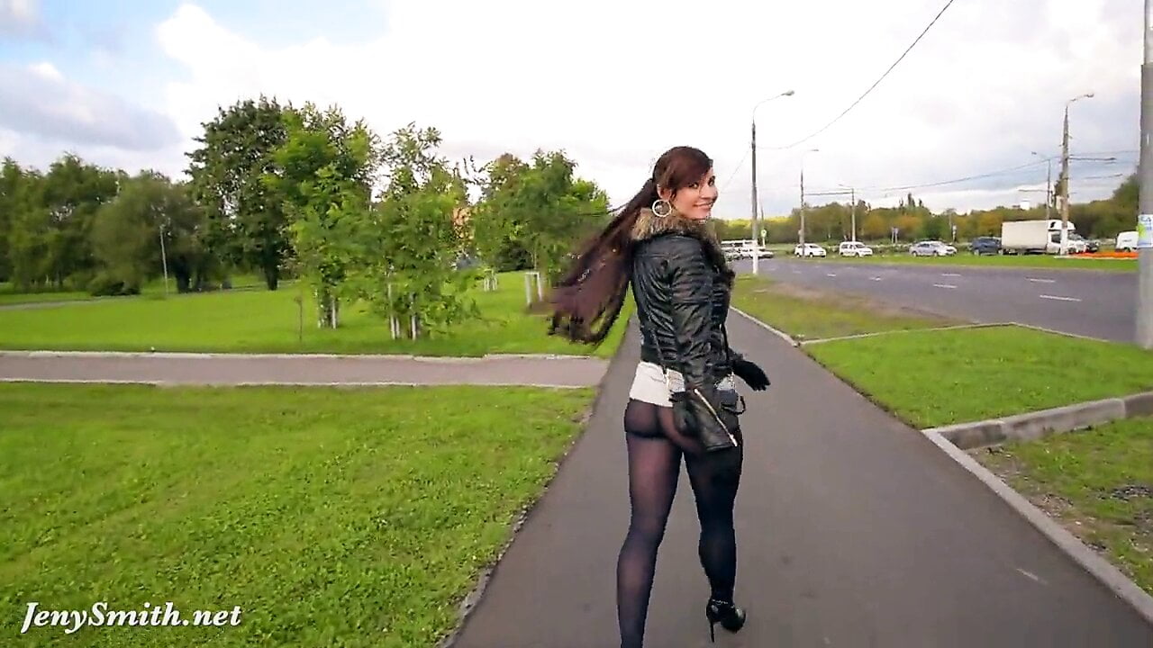 Jeny Smith black pantyhose pretend to be leggings