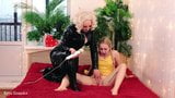 Masturbation de chatte lesbienne - BDSM léger, femdom positive, Arya G snapshot 15