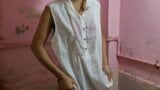 Devar kurwa bhabhi w łazience podczas sikania - film wideo Full HD snapshot 3